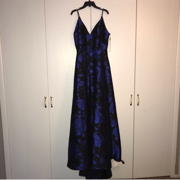 LAST ONE! NWT Calvin Klein Jacquard Gown - Picture 3 of 5